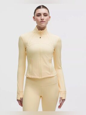 🍋 Lululemon Butter Cream Define Cropped Jacket 🧈